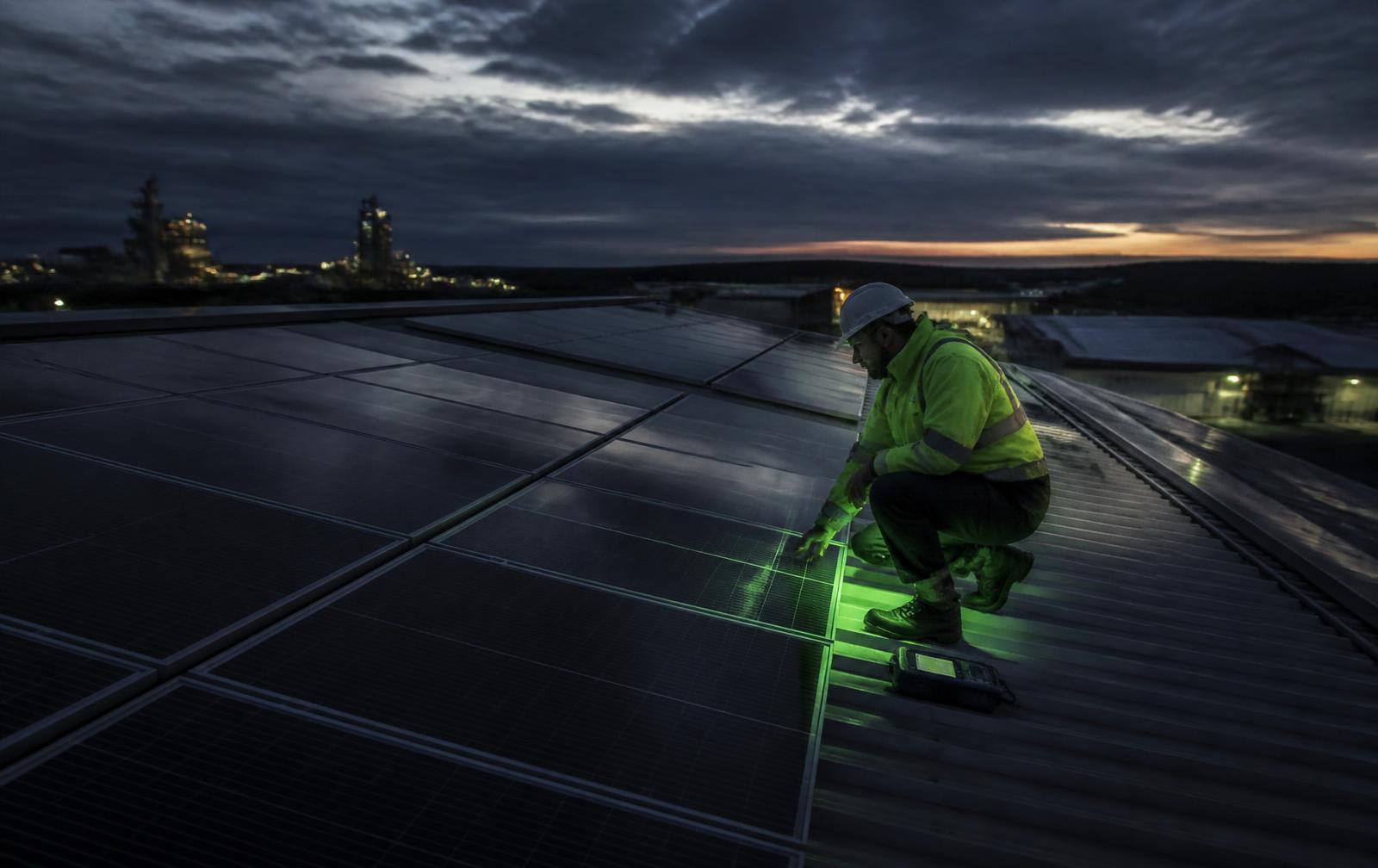 Fotovoltická elektráreň na priemyselnej streche